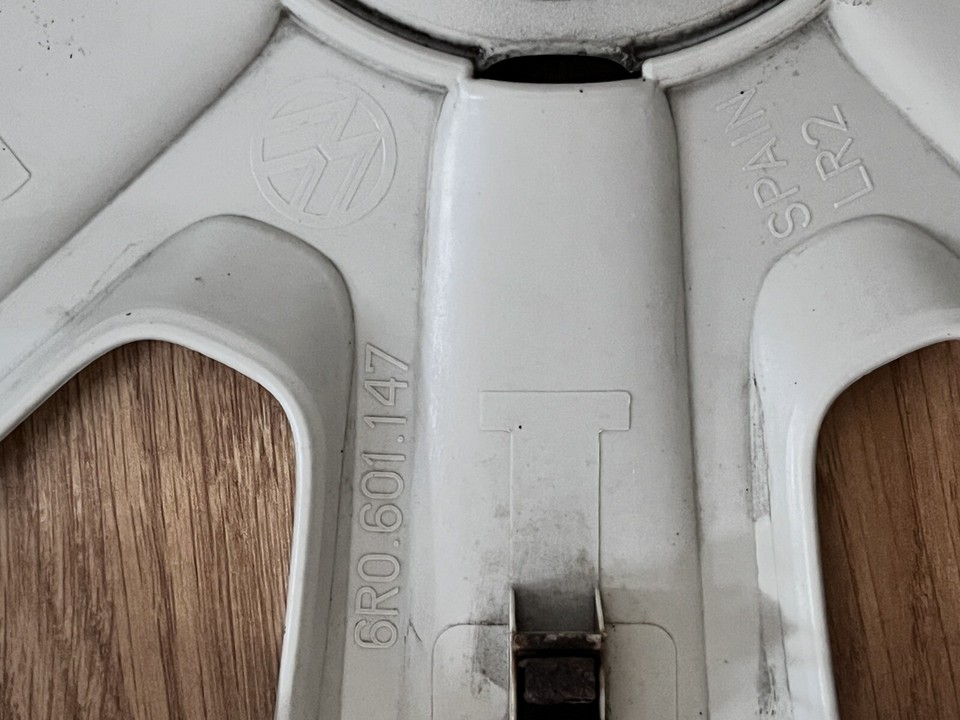 VOLKSWAGEN POLO 14" WHEEL TRIM X 1 HUB CAP GENUINE VW 6R0601147 eBay