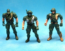 MILITARY ACTION FIGURES LOT