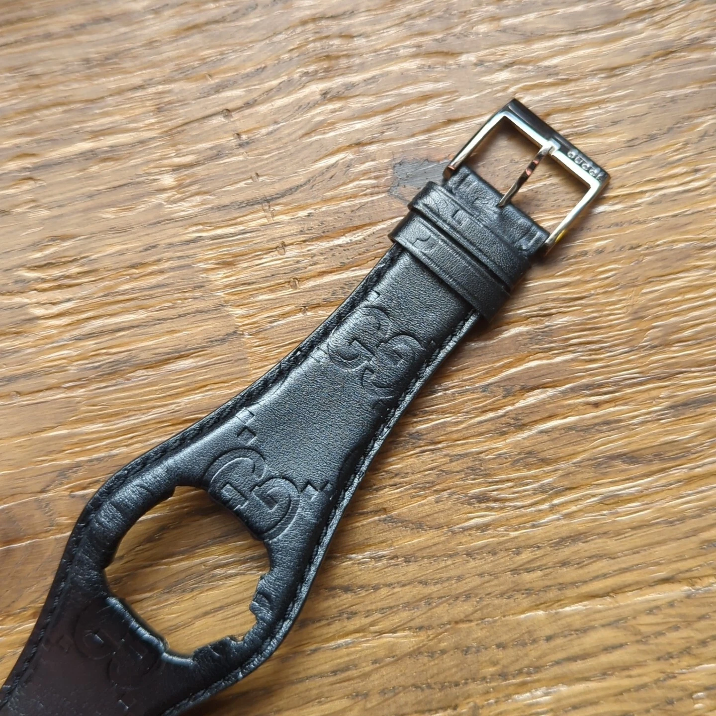 Bracelet de montre Gucci en cuir noir (par défaut) avec boucle en acier 20 mm, neuf (CJ28)