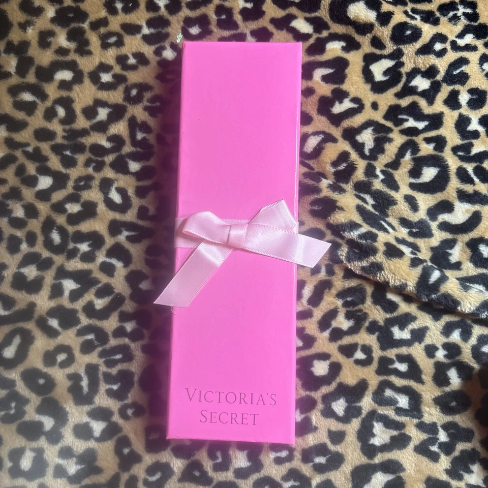 NUEVO EN CAJA Collar Victoria's Secret Pasarela Alas de Ángel Lariat Estrás Tono Dorado Foto 4 de 4