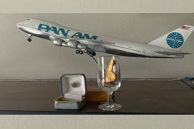 1:200 Gemini Pan Am 747-100 PLUS F/A WINGS 10YRS PEN /CUP