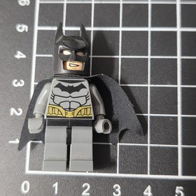 Lego DC Super Heroes Batman Minifigure 76012 Bluish Grey Suit Cape Mask Mini fig