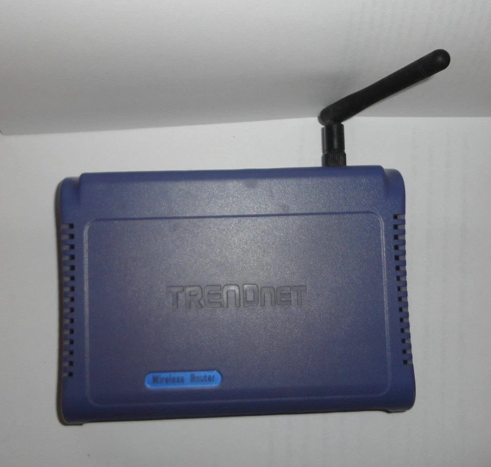 TRENDnet Model TEW-452BRP 108 Mbps 4-Port 10/100 Wireless G Router Home Network - Image 2 of 4