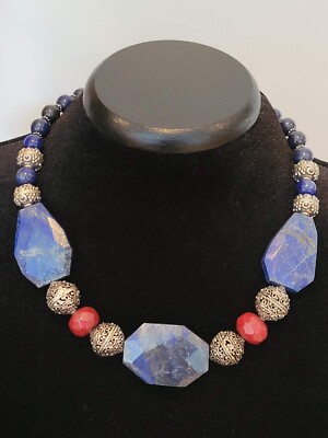 HANDMADE ARTISAN NECKLACE WITH NATURAL LAPIS LAZULI NUGGETS AND DECORATIVE BEADS