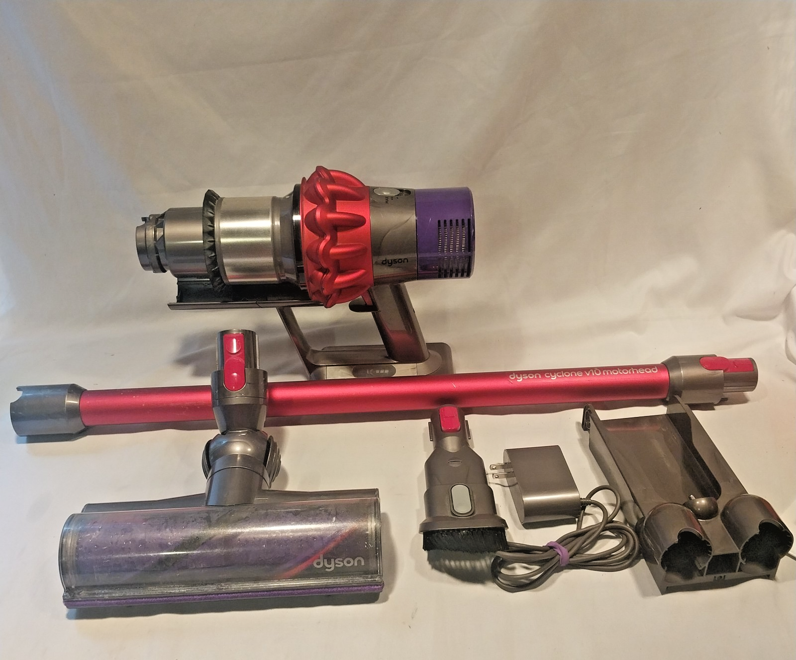 Dyson V10 Cyclone Motorhead Stick Vacuum with Charger in Red