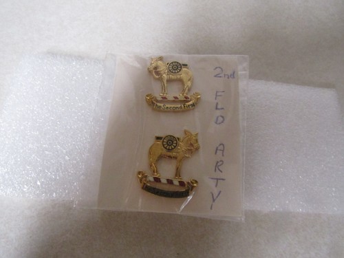 US MILITARY INSIGNIA CRESTS DI DUI SET OF 2 2ND FIELD ARTILLERY THE SECOND FIRST