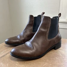 Coach and Four Isetta Chelsea Boots Women's Size 8.5 M Dark Brown Casual Boot VG