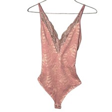 Express rose pink lace bodysuit sz XS classic wardrobe piece romantic date night