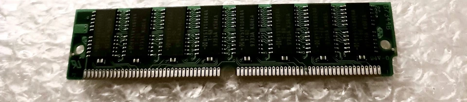 Hyundai HY51V16404AT-60 16mb EDO 72-PIN 60NS Desktop Memory - Image 2 of 2