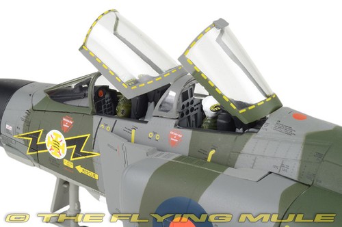 Corgi 1:48 F-4K Phantom FG.Mk 1 RAF No.111 Sqn XV592 - Picture 3 of 8