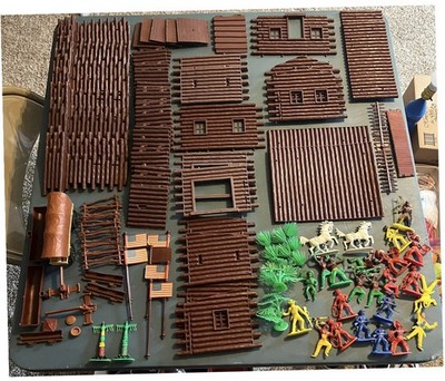 Jean Hoefler Fort Independence Incomplete w/Cowboys Indians W Germany 114 PCS
