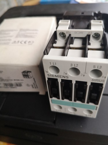 1PCS New IN BOX SIEMENS 3RT1025-1AP00 3RT1 025-1AP00 1PCS New IN BOX SIEMENS 3RT1025-1AP00 3RT1 025-1AP00