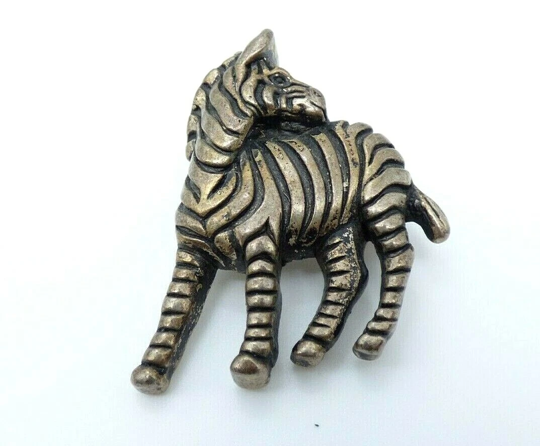 Zebra brooch 2024