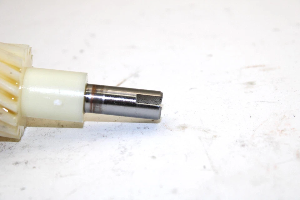 Ski-doo Mxz 600 2000 OEM bomba de aceite/eje de bomba de agua 420837421 Q3119 Foto 2 de 4