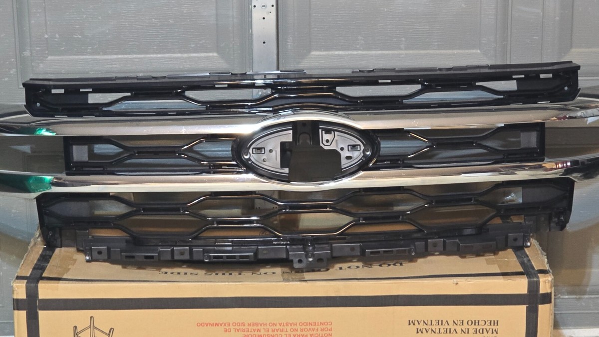 2022-2024 Ford Expedition Front Outer Grille King Ranch Platinum