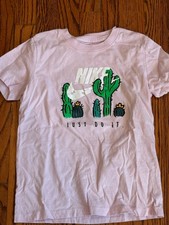 NIKE AS W NIKE SPORTSWEAR TEE ESTATE 1 REGAL ROSA BAMBINI CACTUS 