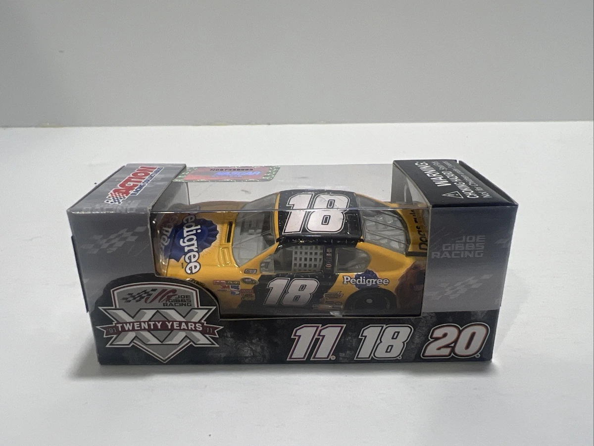 Kyle Busch 1:64 Scale Diecast Racing Cars 2011 Vehicle Year for