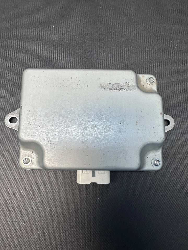 TOYOTA HILUX VIII Pick-up N1 Voltage Control Unit 2019 - Image 2 of 4