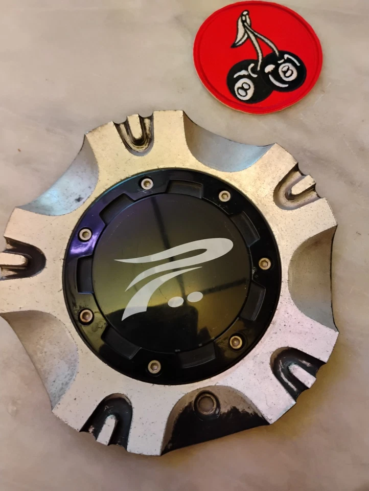 1 "P" Platinum By Ultra Wolverine Wheel Center Cap. #A89-9122B or #57251775F-2 Foto 2 de 4