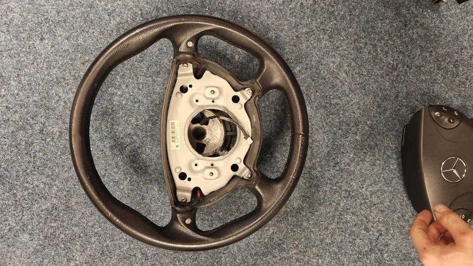 Original Mercedes Lenkrad 21146066039C29 – AMG / Leder – passend für W211 / S211 - Bild 2 von 4