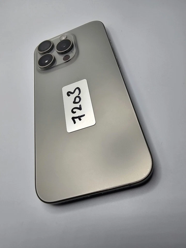 Apple iPhone 15 Pro · 512GB, photo 2 of 5