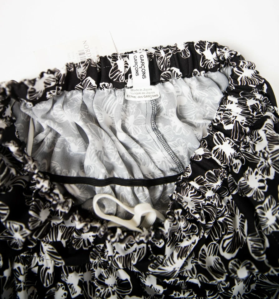 NUEVO CON ETIQUETAS COMME des GARCONS COMME des GARCONS2018AW Total falda floral negro blanco Foto 3 de 3