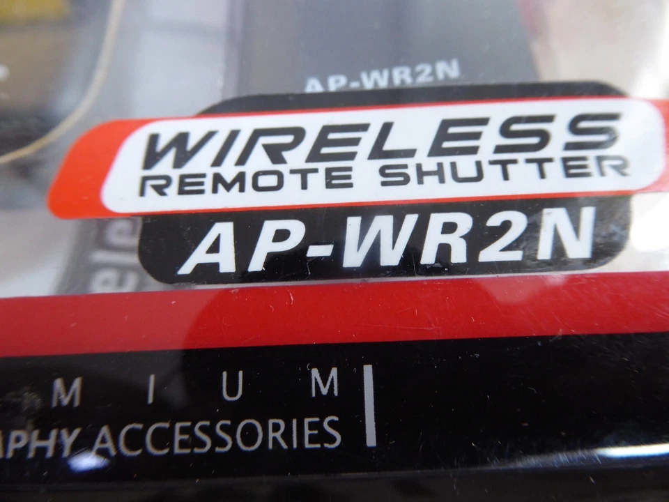 APUTURE WIRELESS REMOTE SHUTTER AP WR2N  FOR NIKON D70S D80 AND OTHERS - Image 2 of 3