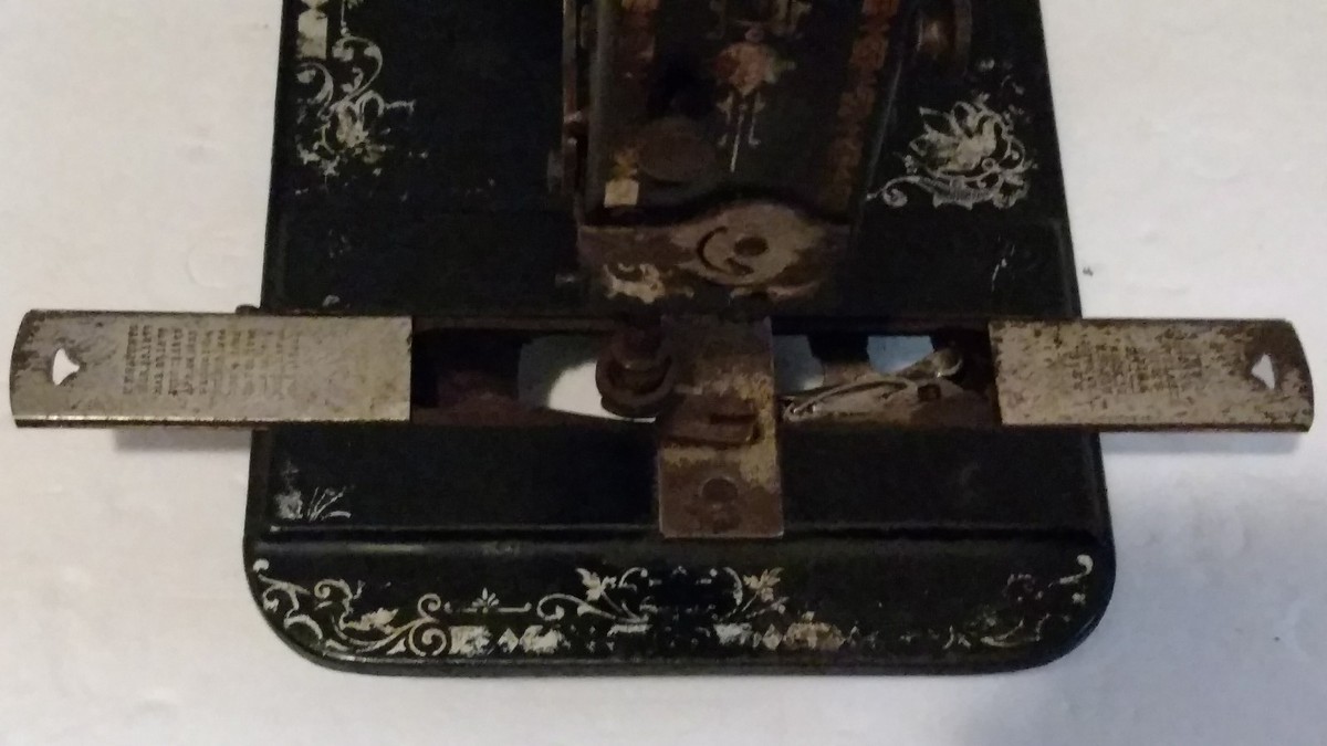 Vintage Antique White Sewing Machine 