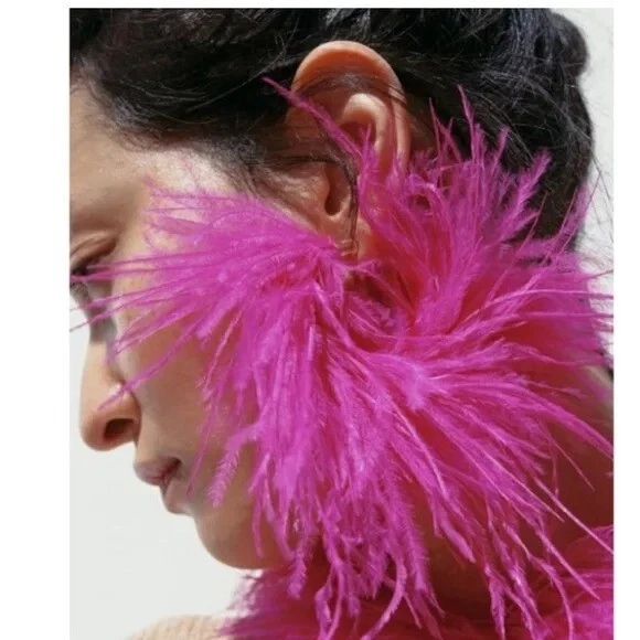 PENDIENTES PLUMAS ZARA FUCSIA NUEVOS CON ETIQUETAS Foto 2 de 4