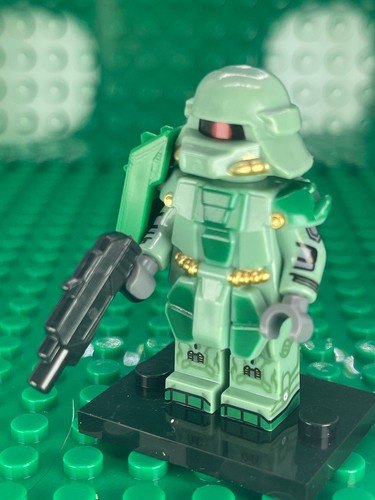 Custom LEGO MS-06R1A ZAKU 2 HIGH MOBILITY TYPE GUNDAM MiniFig w/Display Case - Picture 5 of 6