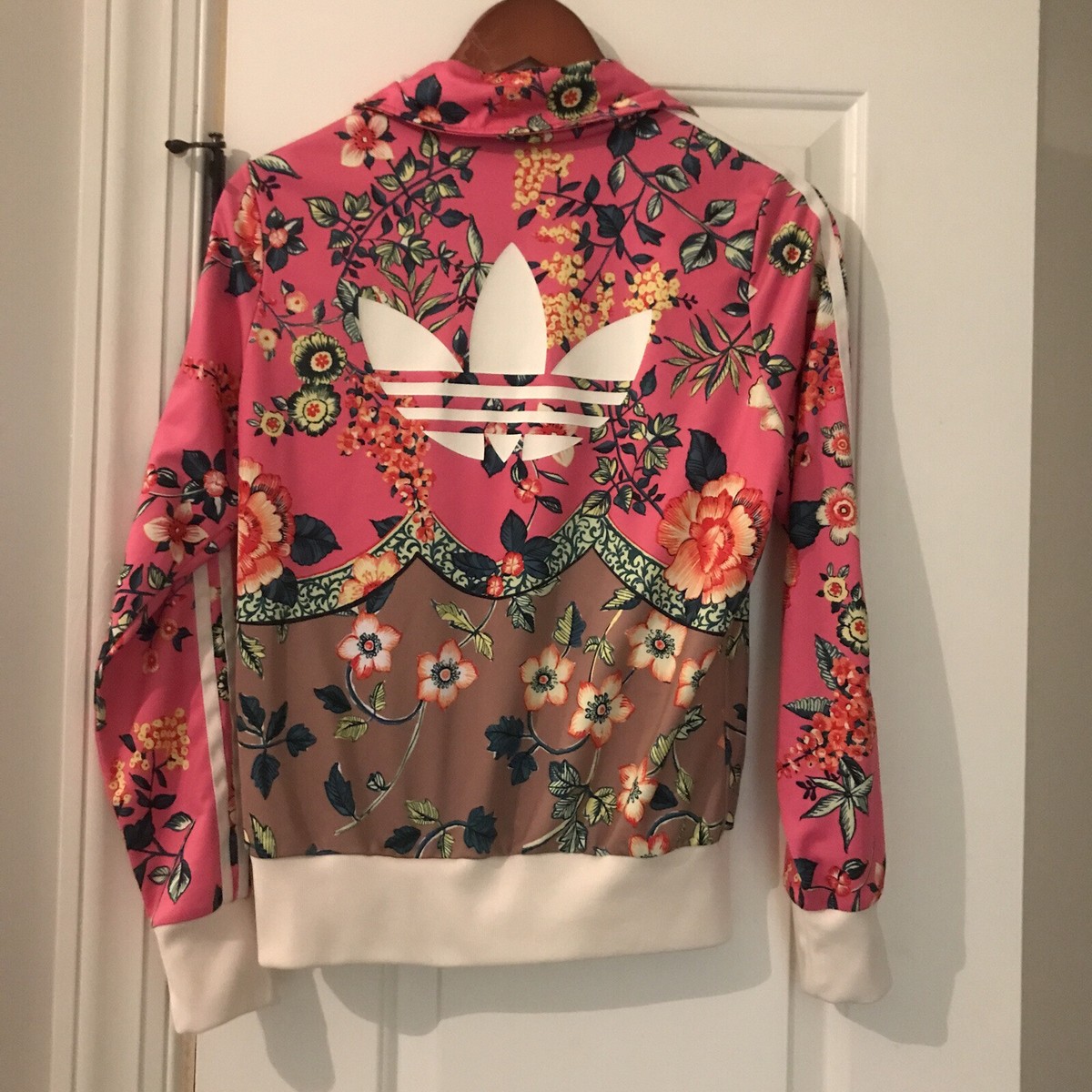 【時を超えた優雅さ】ETRO フーディ プルオーバー ペガサス刺繍 ETRO(エトロ) ペガサス クラッチ [正規品/関税込] (ETRO