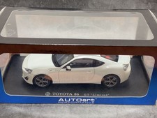 1/18  AUTOart TOYOTA 86 GT RHD LIMITED 618934