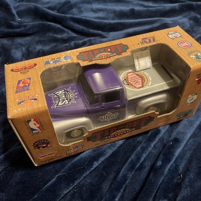Ertl Collectibles Sacramento Kings Tip Off Collection Die Cast Metal Bank NIB