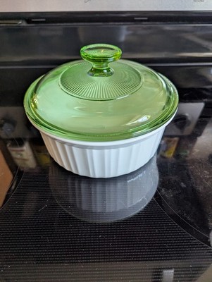 Vintage Corningware ROUND 1 1/2 QUART CASSEROLE with Green Pyrex Lid