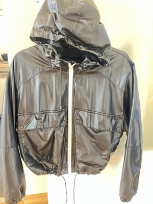 Stylische kurze Pull & Bear Jacke - Kunstleder - Größe M/L - wie neu