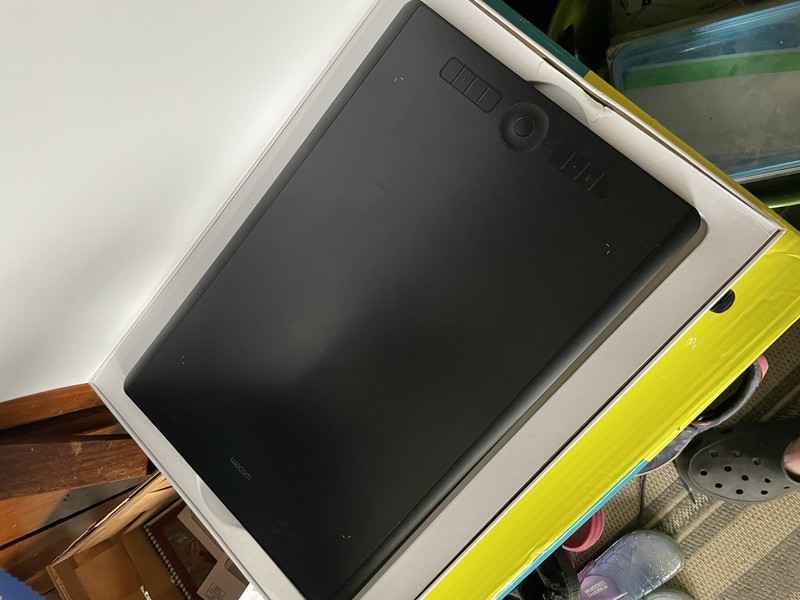 Wacom Intuos Pro PTH-860P Tablet Large Graphics with Pen