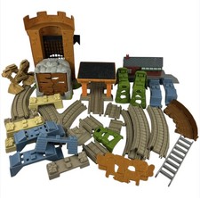 Thomas TrackMaster Tan/Beige Track Lot with Castle Tower Train Station Coal 30 