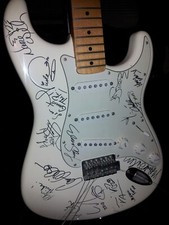 WE ARE THE WORLD SIGNED GUITAR  KEITH URBAN, ROBIN THICKE ,JASON MRAZ,ETC ,ETC