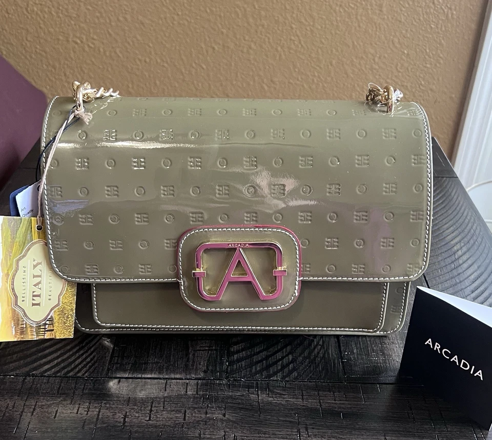 全新带标签 Arcadia 女式意大利漆皮翻盖单肩包/斜挎包 — 第 4/4 张图片