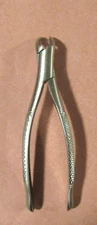 Salvin DGA-37 Deep Grip Extended Tip Length Serrated Extraction Forcep