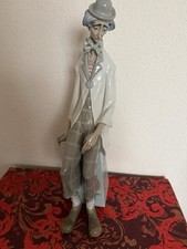 Lladro Clown with Concertina&rdquo; (Catalog Number #1027)