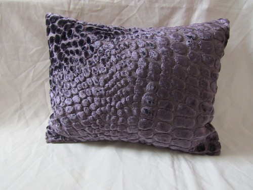 Designers Guild Velvet fabric Nabucco Cushions - Picture 13 of 58