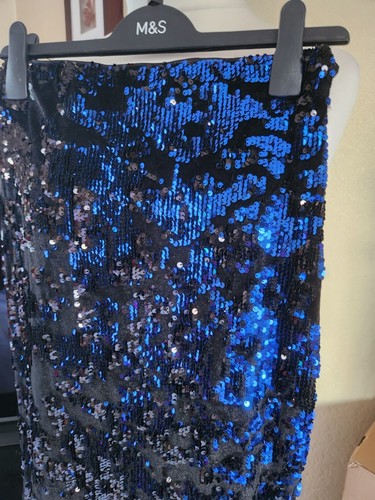 BLACK VELVET BLUE SEQUIN PENCIL SKIRT M&S SIZE 8P - Picture 2 of 2