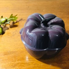 Le Creuset [Out print] PaprGreen Pepper Vegetable tte
