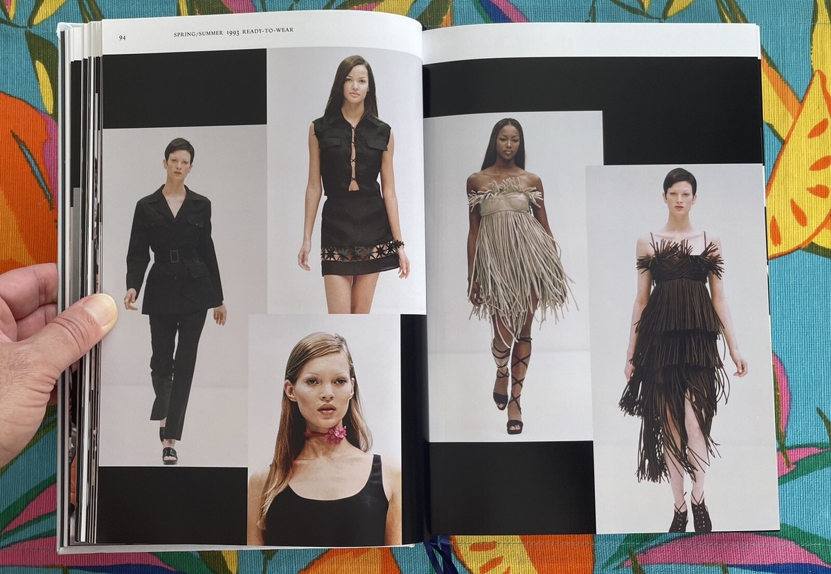 B20 『PRADA Catwalk』洋書 英語版 Prada Catwalk The Complete Collections /anglais: FRANKEL