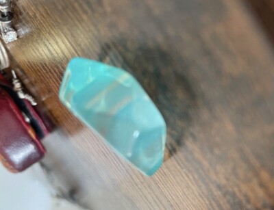 Ring mit blauen Wellen