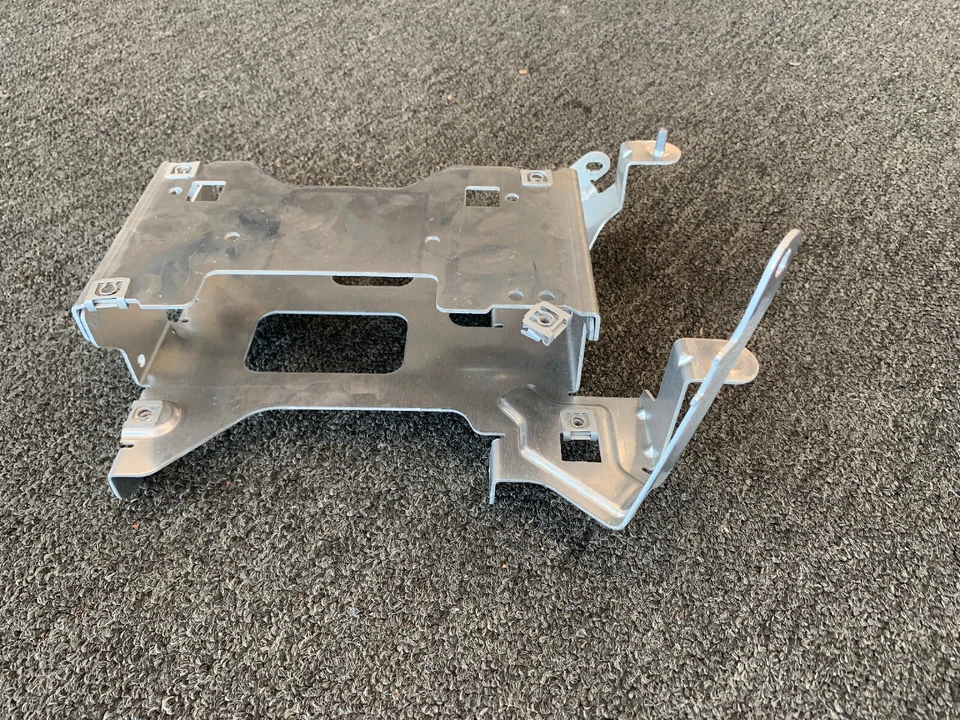 Soporte de montaje amplificador AUDI A8 QUATTRO 2006-2010 4E0035547G OEM Foto 2 de 4