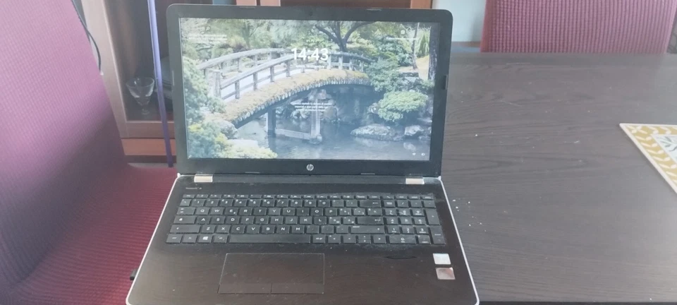 PC portatile grigio HP perfettamente funzionante  - Immagine 2 di 2