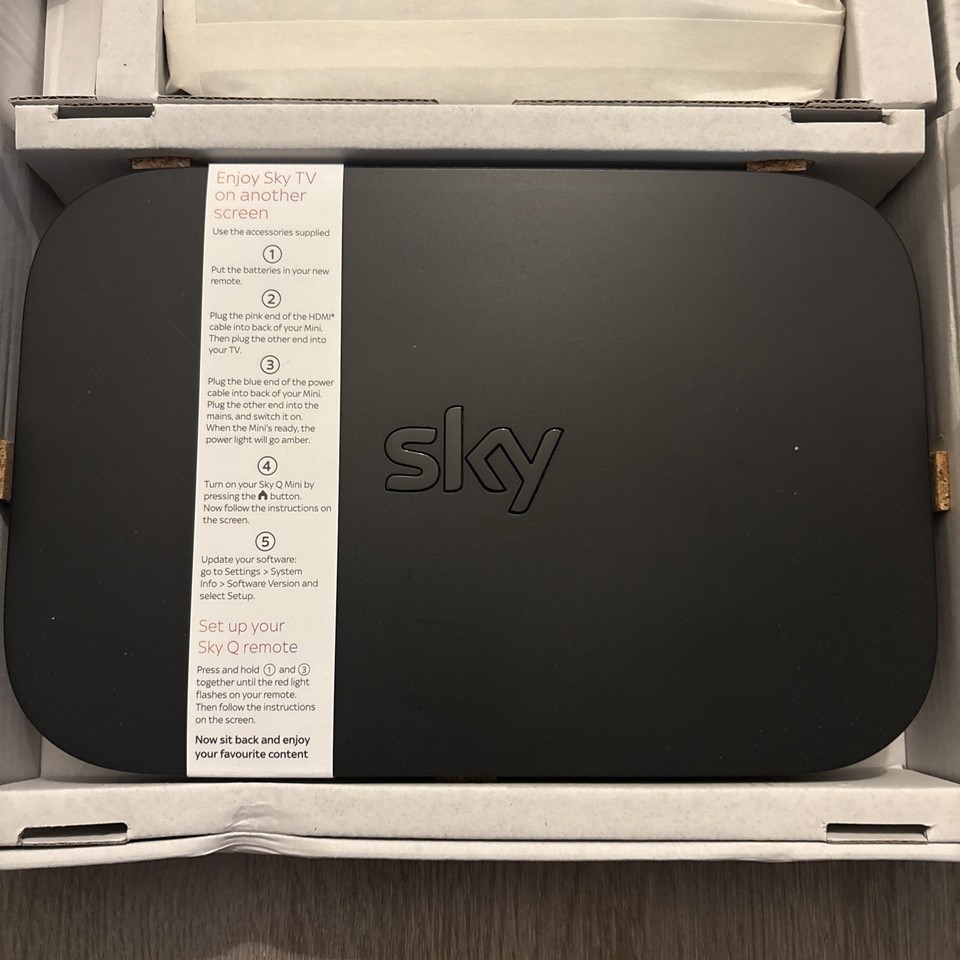 Sky Box Display SKY Q Mini box EM150 - Brand new in original box with Power, HDMI and ...