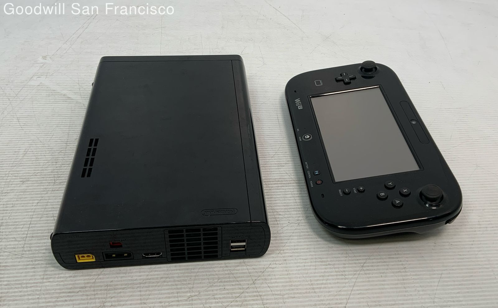 Nintendo Wii U WUP101 02 Game Console With Nintendo Wii U WUP010 USA